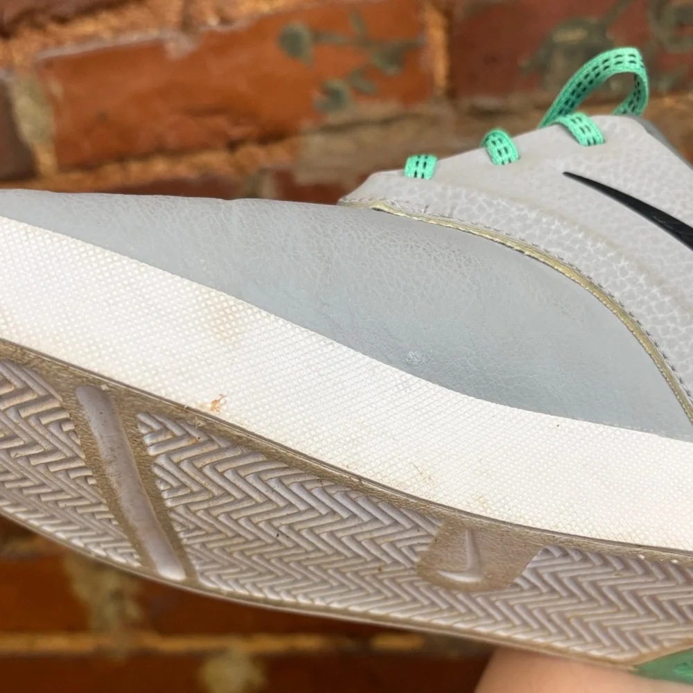 Nike KD Vulc 2 Basketball Sneakers Grey Barely Green Color Way Size 7 Youth‎
